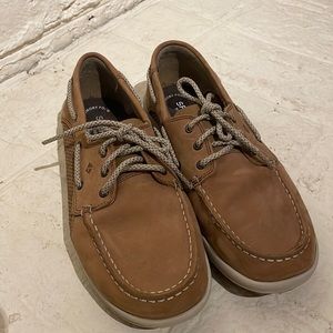Excellent condition Sperry Deck Shoe. Size 7 M mens